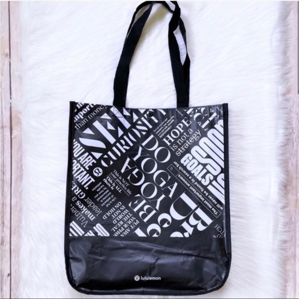 Lululemon reusable shopping bag